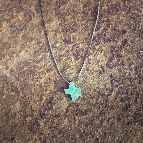 Texas shape opal on sterling chain🐟🐬🦋💧 - Picture 1 of 3